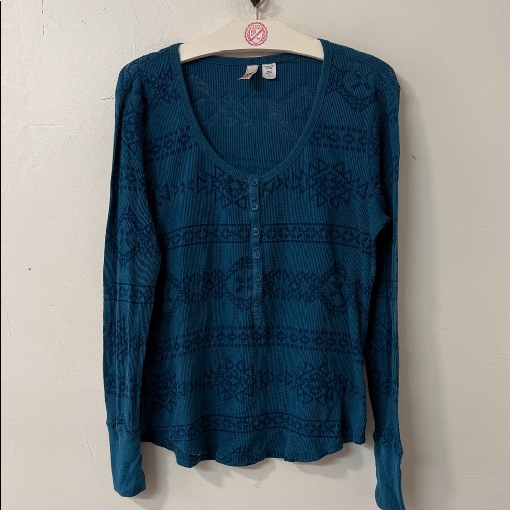 Route 66 Teal Long Sleeve Top with Geometric Design Y2K